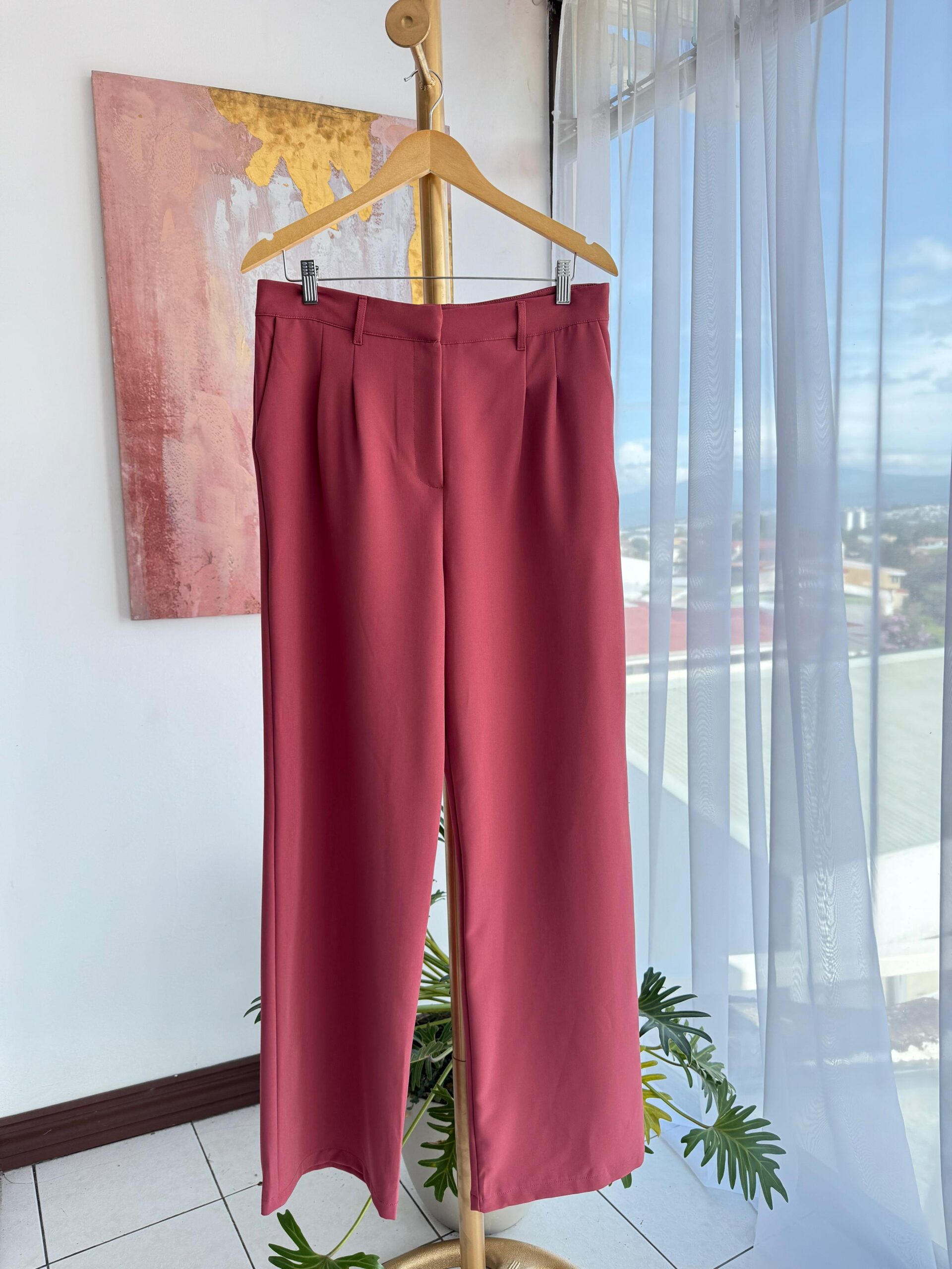Pantalón Recto Color Bugambilia