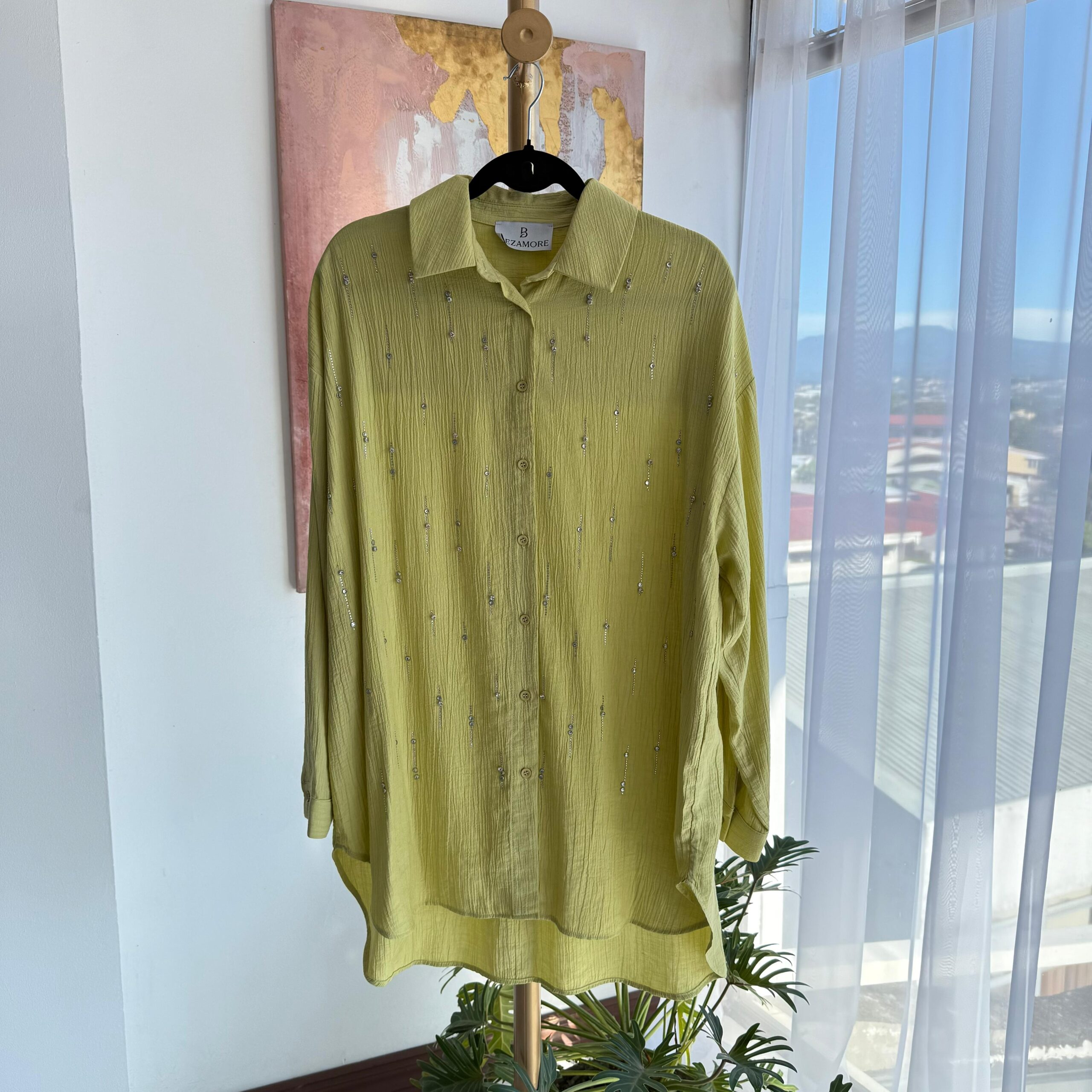 Blusa Verde con Aplicaciones Brillantes