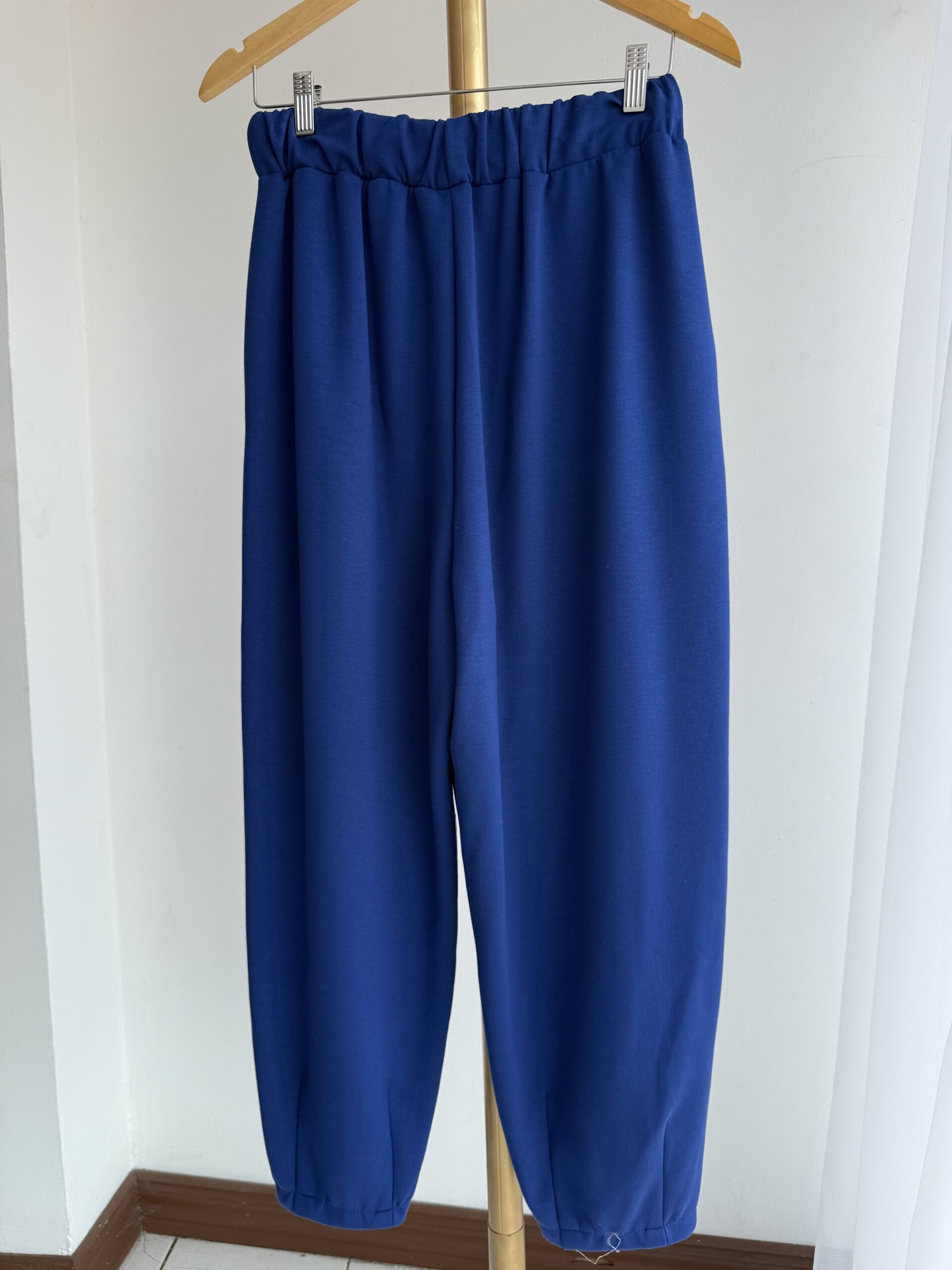 PANTALÓN JOGGER AZUL ROYAL - Imagen 2