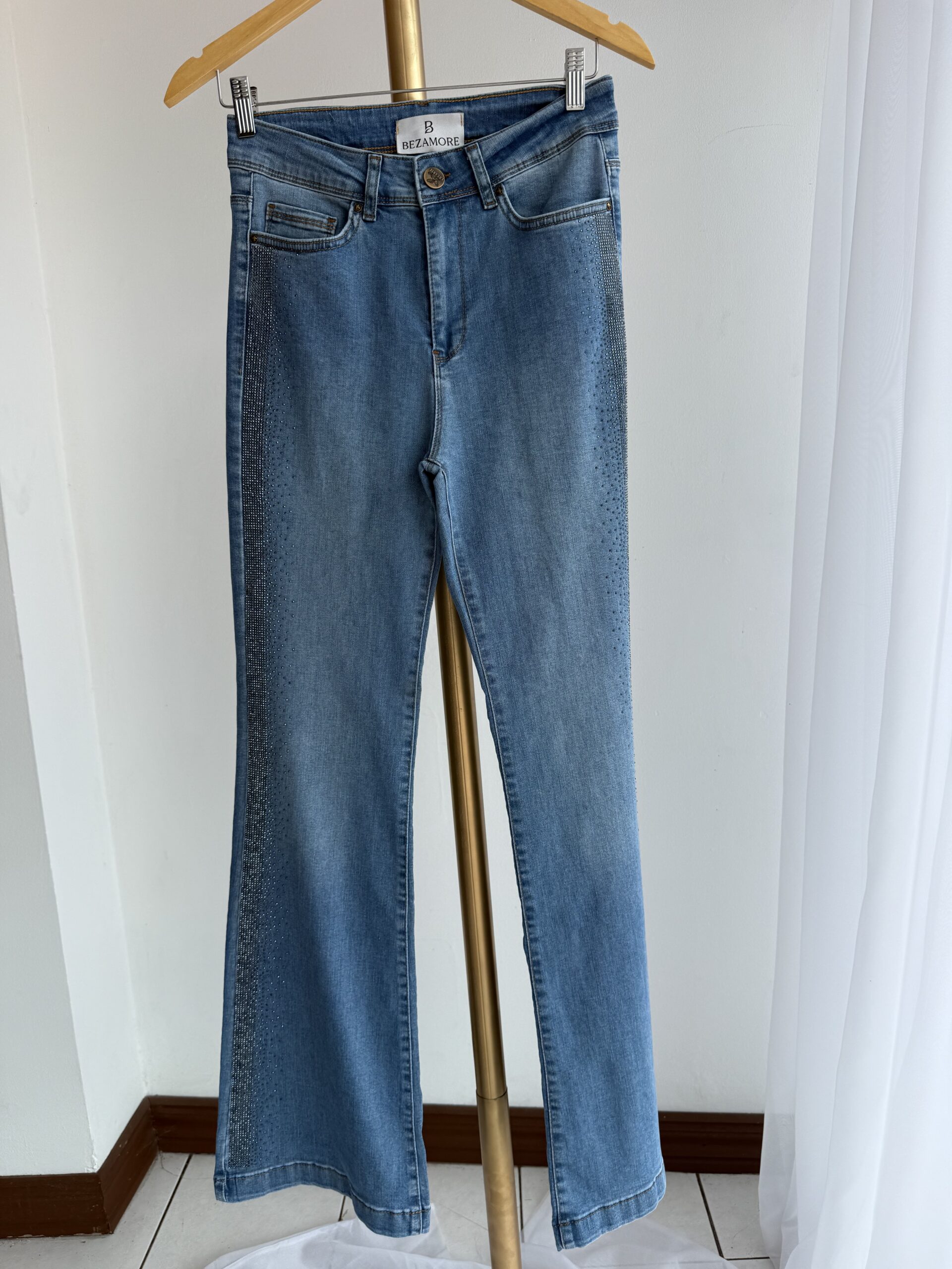 JEAN CELESTE CON BRILLOS LATERALES