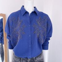 Blusa Azul Bordada con Pedrería Floral