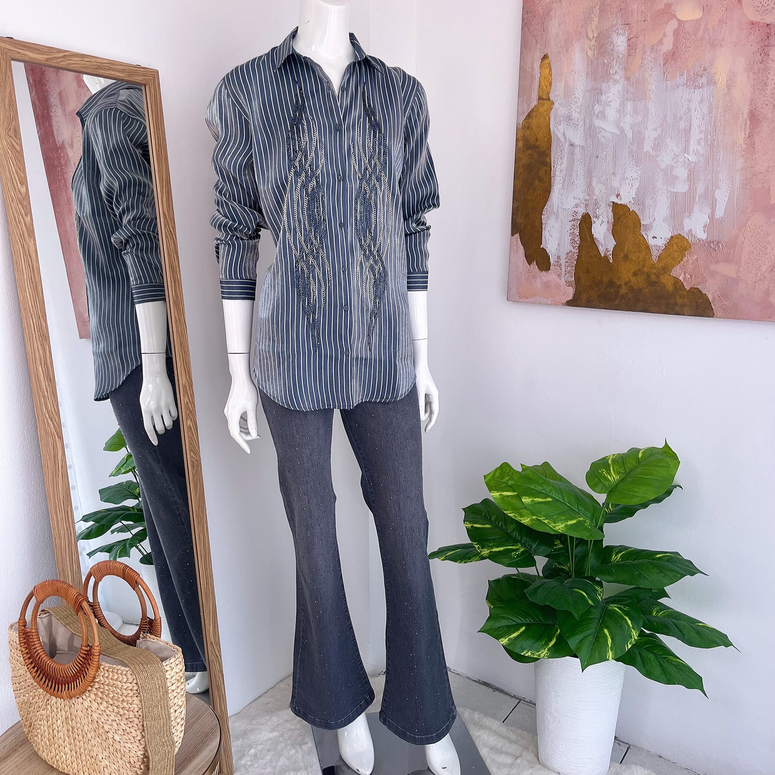 Blusa Rayada Azul con Aplicaciones en Brillos - Imagen 7