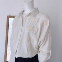 Blusa Marfil Talla Única para Mujer con Bordado Floral en Relieve y Perlas | Tienda Altiva Costa Rica