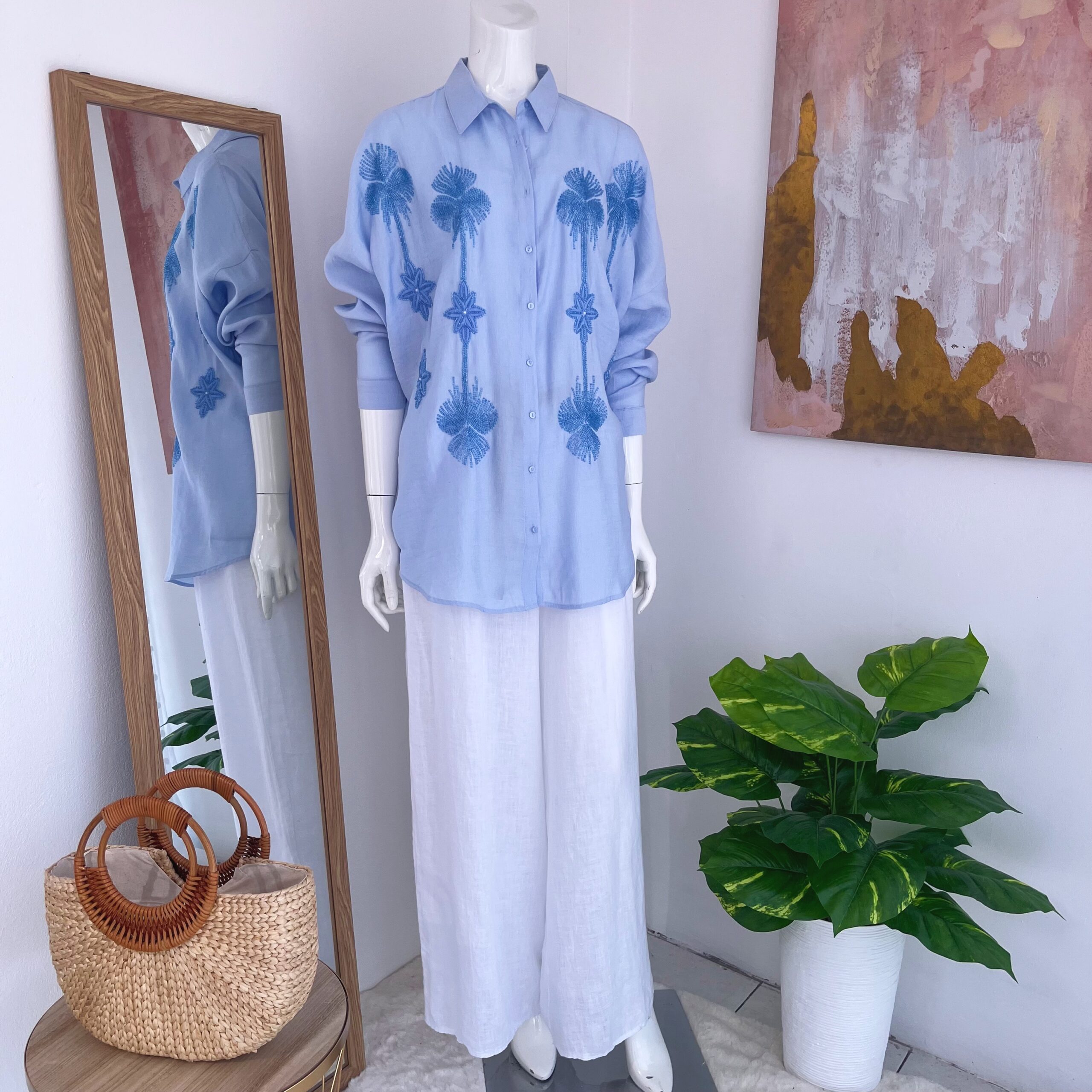 Blusa Celeste con Palmeras en Brillos - Imagen 6