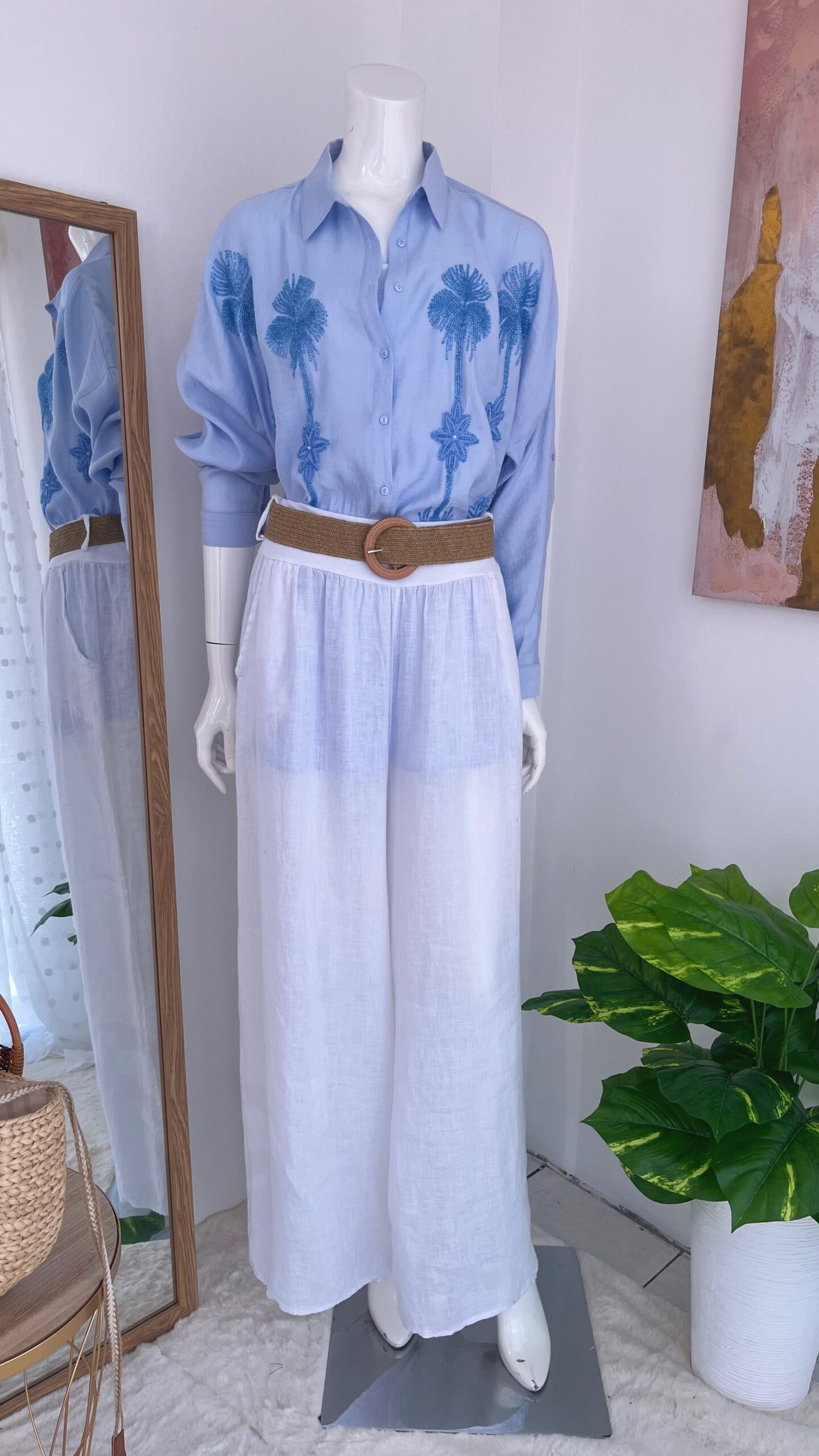 Blusa Celeste con Palmeras en Brillos - Imagen 4