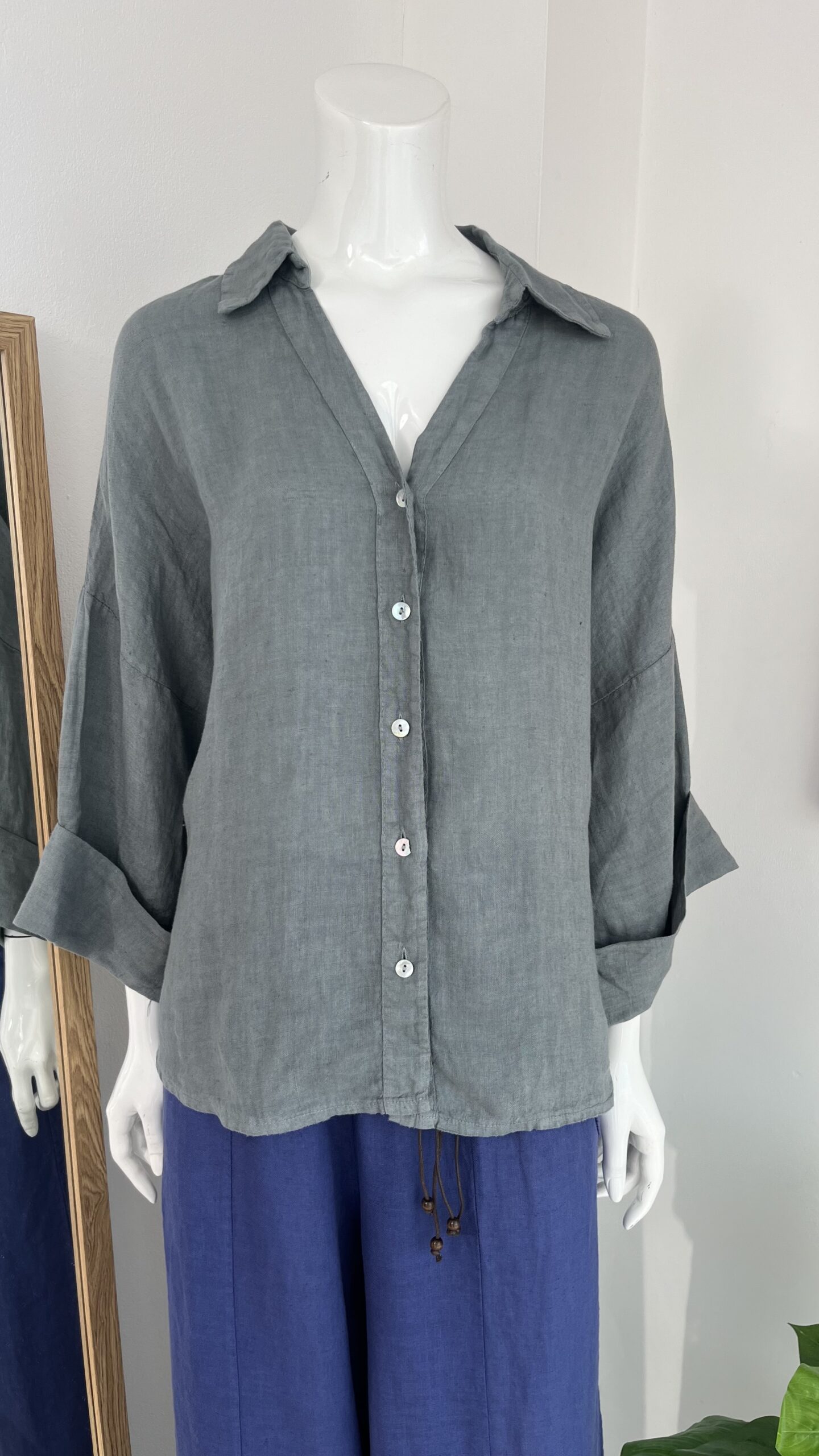 Blusa Gris en Lino Italiano Premium - Imagen 3