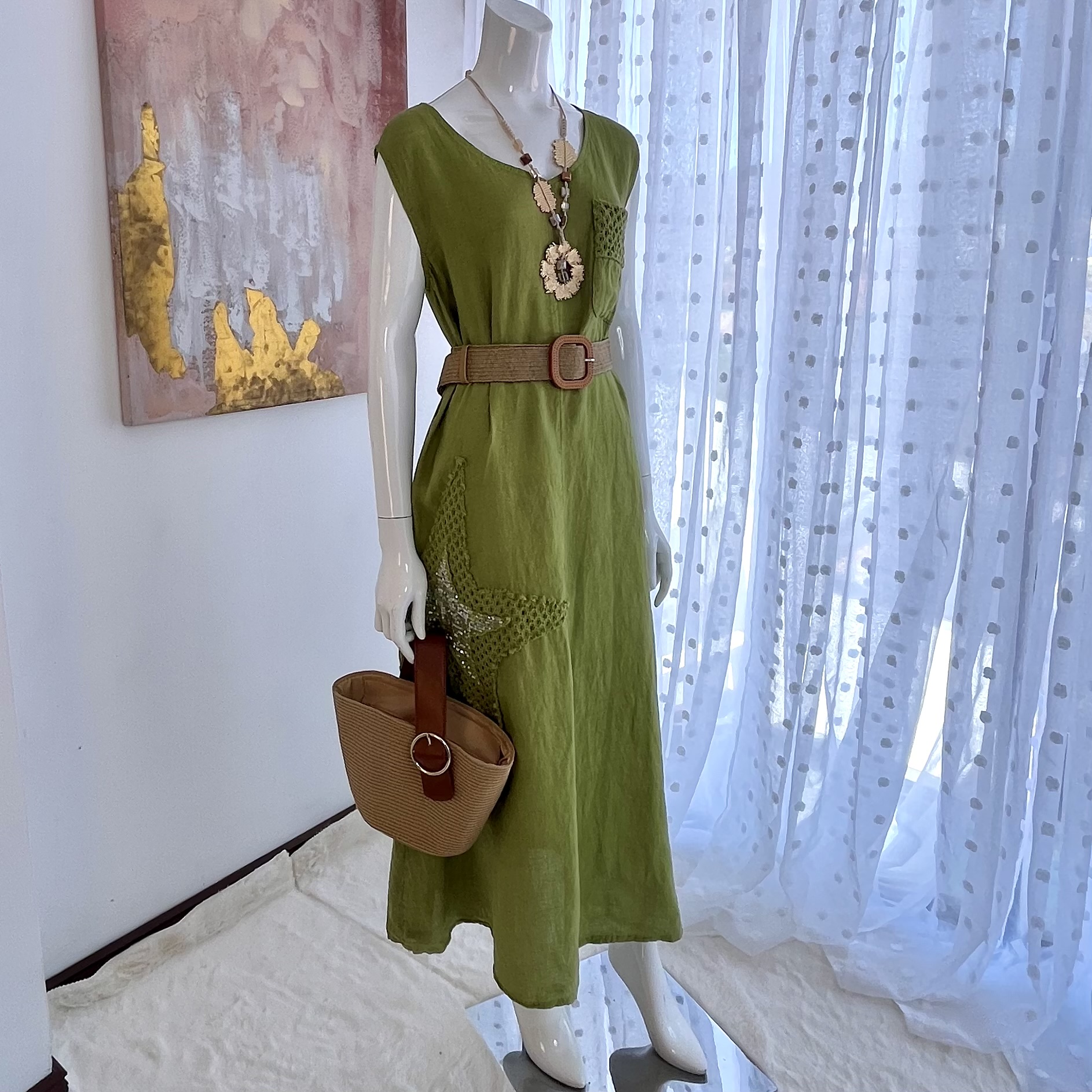 Vestido de Lino Italiano Verde Olivo con Estrella en Lentejuelas
