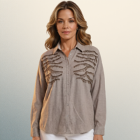 Blusa arena con detalles brillantes elegantes – Talla única