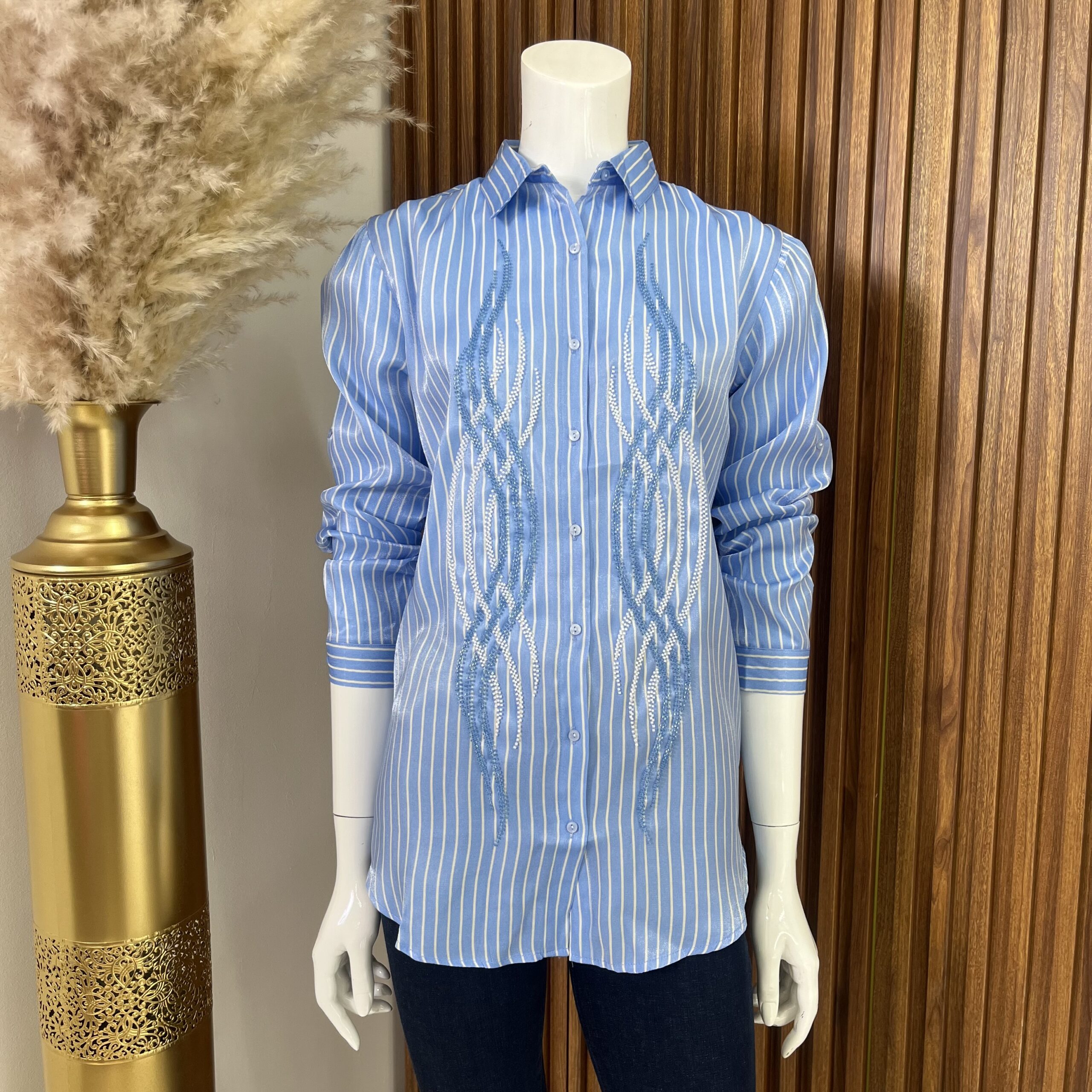 Blusa Blue Elegance Rayas Bordadas – Diseño Turco - Imagen 2