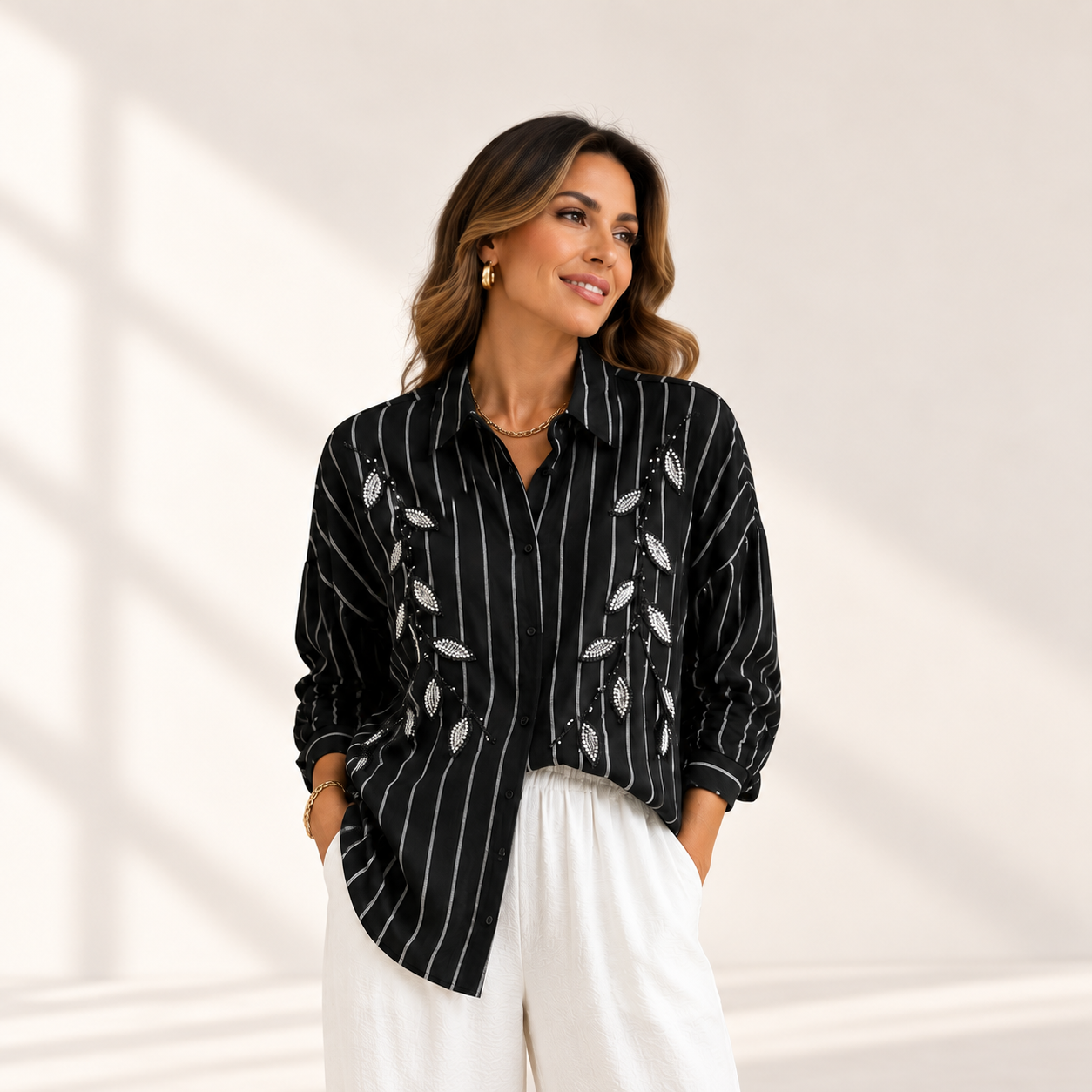 Blusa negra turca con bordado de hojas, ALTIVA Costa Rica