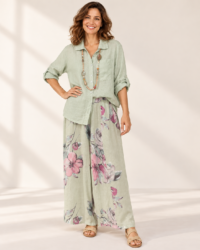 Blusa verde pantalon floral, colección ALTIVA Costa Rica