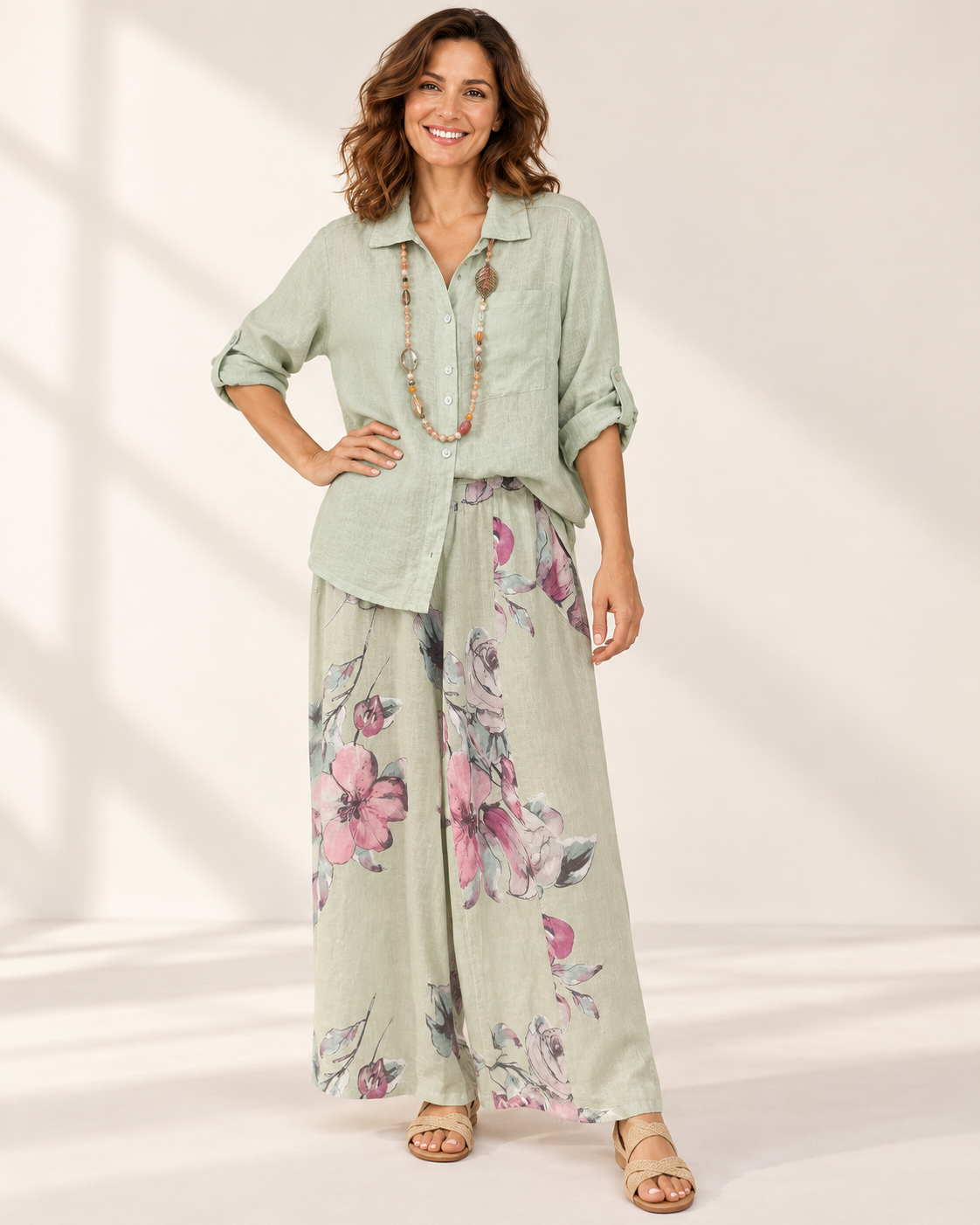 Blusa verde pantalon floral, colección ALTIVA Costa Rica