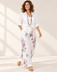 Blusa blanca pantalon floral, colección ALTIVA Costa Rica