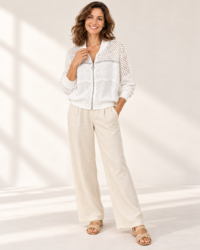 Chaqueta blanca encaje, colección ALTIVA Costa Rica