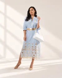 Vestido Midi con Bordado Artesanal · Azul Cielo